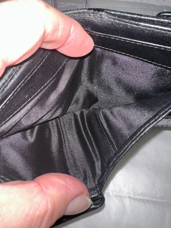 Coach Black and Cream Signature Buckle Wallet - Picture 15 of 16